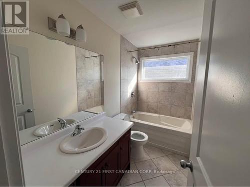 1813 Dalmagarry Drive, London North (North E), ON - Indoor Photo Showing Bathroom