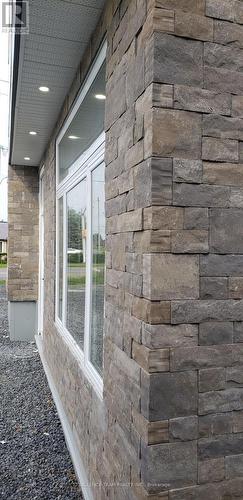 600 10Th Street E, Cornwall, ON - Outdoor