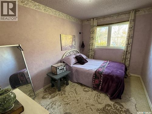 216 Ash Drive, Weyburn, SK - Indoor Photo Showing Bedroom