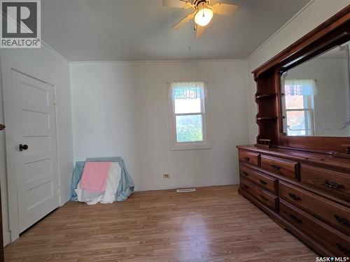 124 10Th Street, Weyburn, SK - Indoor