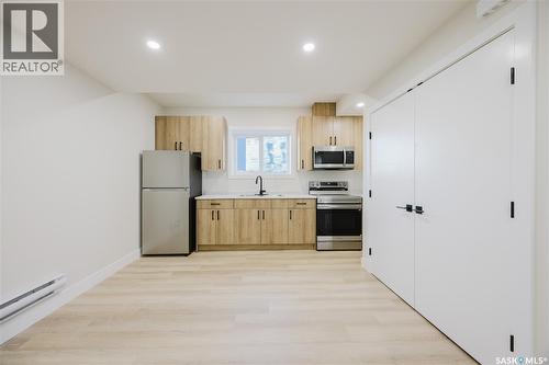 438 Stromberg Crescent, Saskatoon, SK - Indoor Photo Showing Kitchen