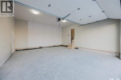 438 Stromberg Crescent, Saskatoon, SK - Indoor Photo Showing Garage