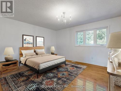 532 Steddick Court, Mississauga, ON - Indoor Photo Showing Bedroom