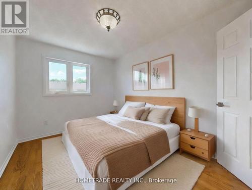 532 Steddick Court, Mississauga, ON - Indoor Photo Showing Bedroom