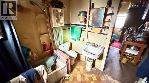 400 Central Avenue, Kenaston, SK - Indoor