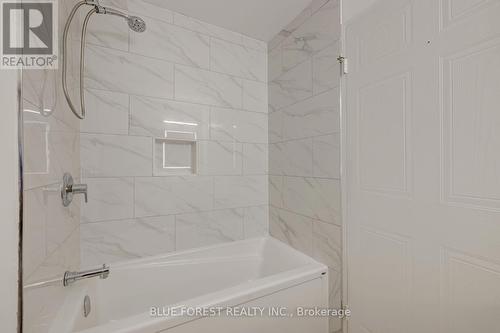 301 - 76 Base Line Road W, London South (South E), ON - Indoor Photo Showing Bathroom