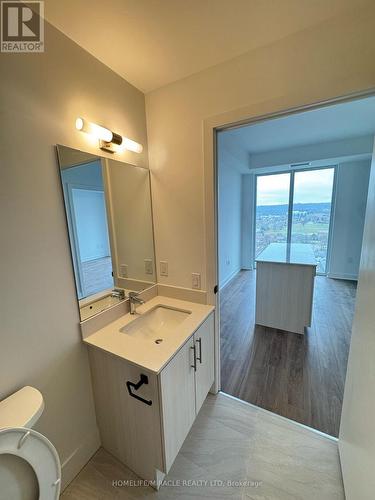 1219 - 2782 Barton Street E, Hamilton, ON - Indoor Photo Showing Bathroom