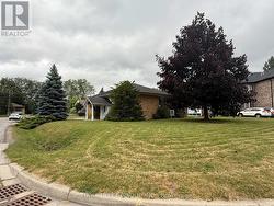 126 CASCADE CIRCLE  Richmond Hill, ON L4C 3H7