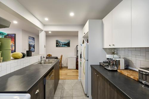 Cuisine - 974 Rue Ste-Ursule, Trois-Rivières, QC - Indoor Photo Showing Kitchen With Double Sink