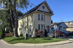 BASEMENT - 22 PITT AVENUE  Toronto, ON M1L 2R1