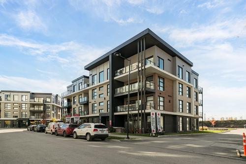 305-455 Rue des Marronniers  Candiac, QC J5R 0V7