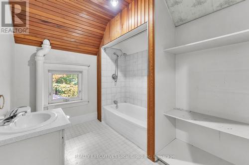 667 Jane Street, North Bay (West End), ON - Indoor Photo Showing Bathroom