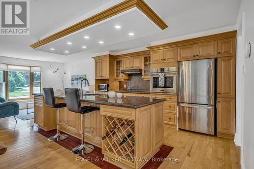 1369 Fontenay Crescent, Ottawa, ON - Indoor Photo Showing Kitchen