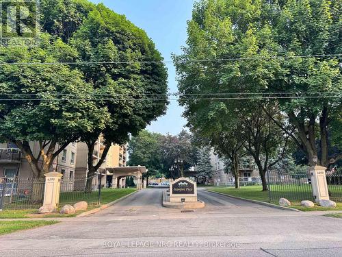 101 - 6390 Huggins Street, Niagara Falls (Stamford), ON - Outdoor