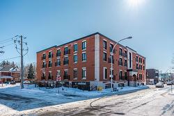 A-460 Rue St-Charles O.  Longueuil (Le Vieux-Longueuil), QC J4H 1G4
