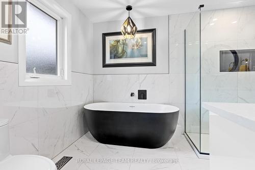 2248 Wallingford Way, Ottawa, ON - Indoor Photo Showing Bathroom
