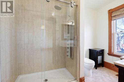 94 Argyle Street N, Renfrew, ON - Indoor Photo Showing Bathroom