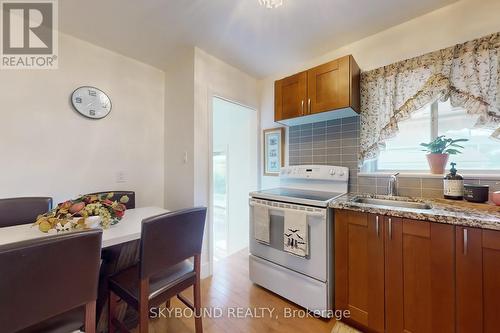 139 Tower Drive, Toronto, ON - Indoor Photo Showing Kitchen