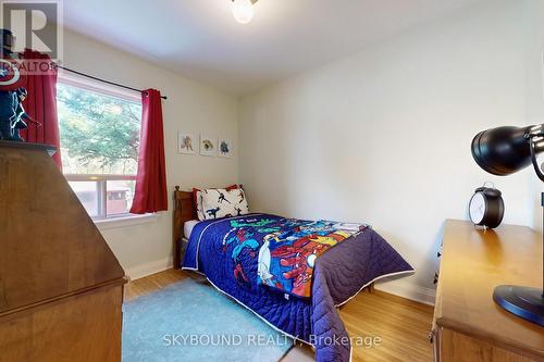 139 Tower Drive, Toronto, ON - Indoor Photo Showing Bedroom