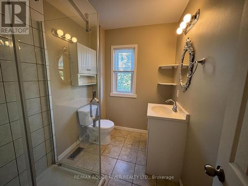 576 Bethune Street, Peterborough (Town Ward 3), ON - Indoor Photo Showing Bathroom