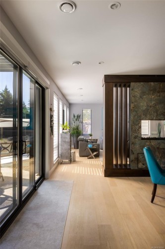 4673 Boulderwood Dr, Saanich, BC 