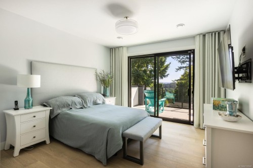 4673 Boulderwood Dr, Saanich, BC 