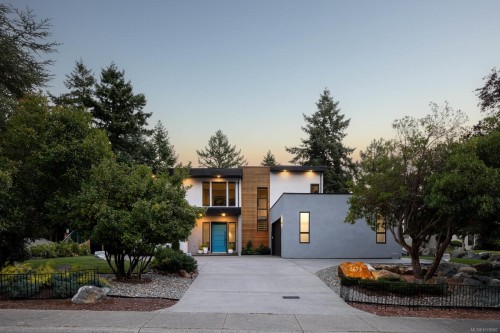 4673 Boulderwood Dr, Saanich, BC 