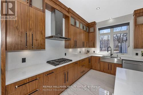 595 Shoreway Drive, Ottawa, ON - Indoor Photo Showing Kitchen With Upgraded Kitchen