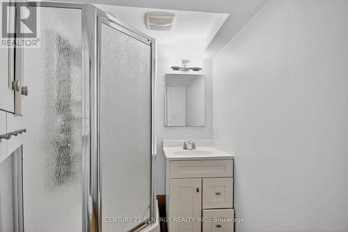 928 Meadowlands Drive, Ottawa, ON - Indoor Photo Showing Bathroom