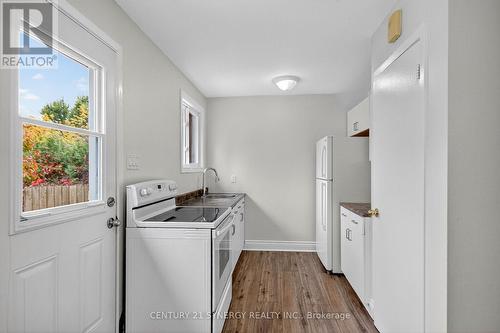 928 Meadowlands Drive, Ottawa, ON - Indoor Photo Showing Laundry Room