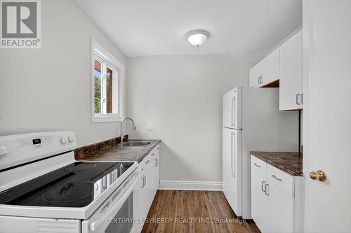 928 Meadowlands Drive, Ottawa, ON - Indoor Photo Showing Kitchen