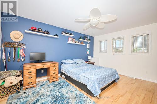 690 Brian Street, Fort Erie (Crescent Park), ON - Indoor Photo Showing Bedroom