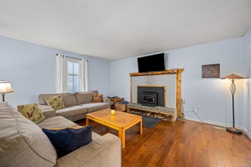 2019 Lambert Dr, Courtenay, BC 