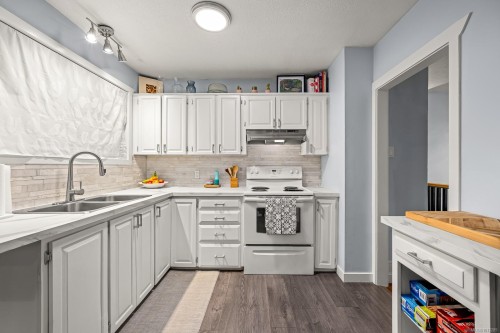 2019 Lambert Dr, Courtenay, BC 