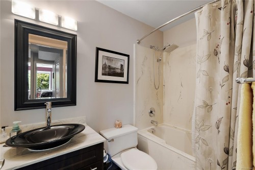 2250 Tryon Rd, North Saanich, BC 