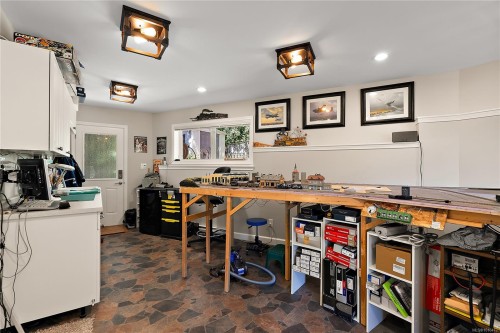 2250 Tryon Rd, North Saanich, BC 