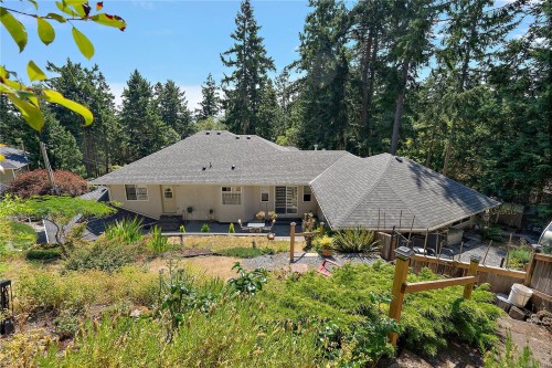 2250 Tryon Rd, North Saanich, BC 