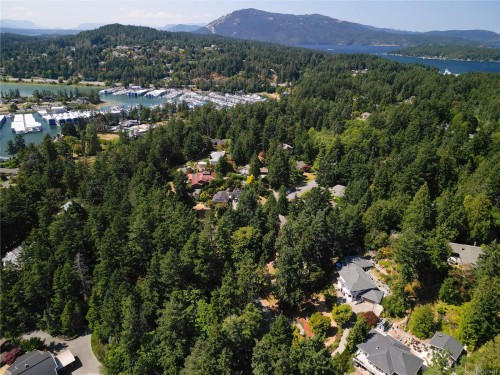 2250 Tryon Rd, North Saanich, BC 