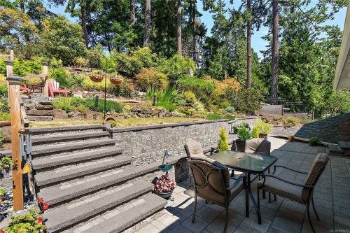 2250 Tryon Rd, North Saanich, BC 