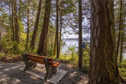 2250 Tryon Rd, North Saanich, BC 