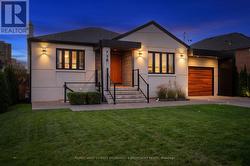 18 SMALLWOOD DRIVE  Toronto, ON M3M 1K8