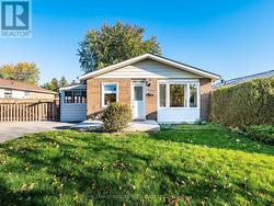 14 FINCHLEY CRESCENT  Brampton, ON L6T 3P5