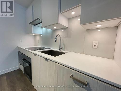 405 - 195 Redpath Avenue, Toronto, ON - Indoor Photo Showing Kitchen With Upgraded Kitchen