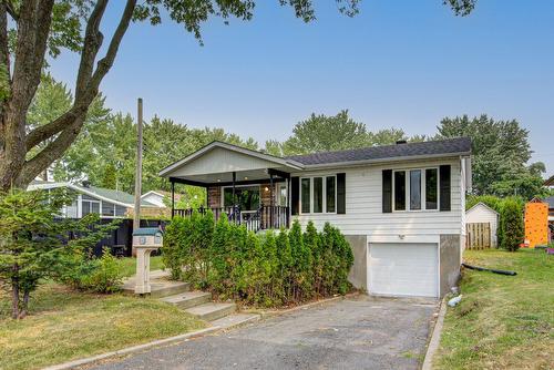 24 Place Gabriel  Candiac, QC J5R 3V1