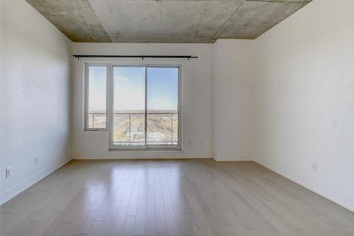 Salon - 2310-60 Rue De L'Éclipse, Brossard, QC - Indoor Photo Showing Other Room