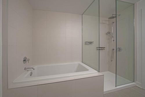 Salle de bains - 2310-60 Rue De L'Éclipse, Brossard, QC - Indoor Photo Showing Bathroom