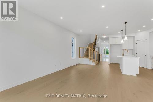 937 Cologne Street, Russell, ON - Indoor Photo Showing Other Room