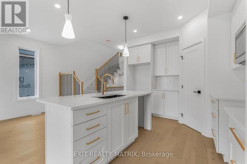 937 Cologne Street, Russell, ON - Indoor