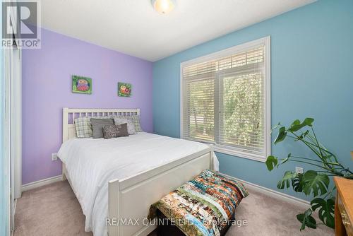 291 Colonial Drive, Quinte West (Murray Ward), ON - Indoor Photo Showing Bedroom