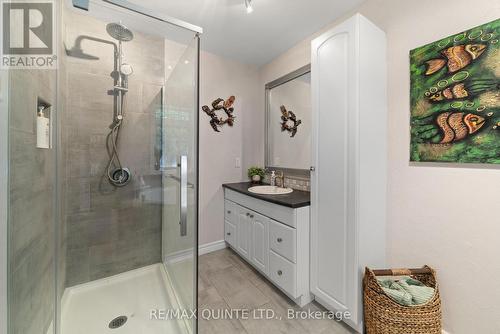 291 Colonial Drive, Quinte West (Murray Ward), ON - Indoor Photo Showing Bathroom
